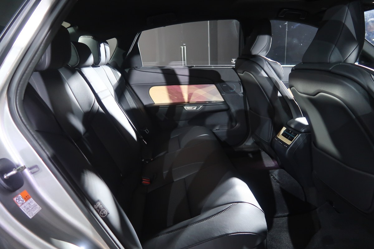 ALL-NEW LEXUS ES 2026 BEV ซีดานไฟฟ้าคันแรกของค่าย เปิดตัวราคาเริ่มต้น 3,290,000 บาท 32
