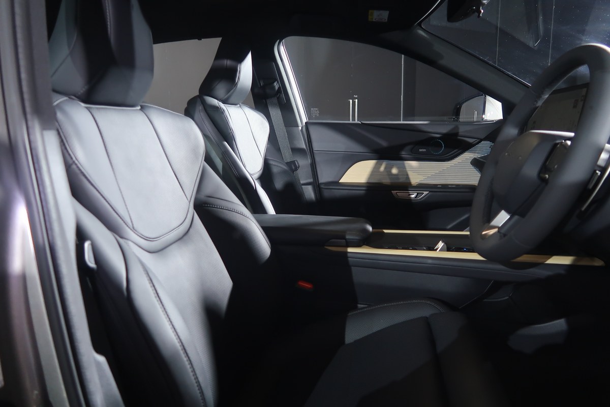 ALL-NEW LEXUS ES 2026 BEV ซีดานไฟฟ้าคันแรกของค่าย เปิดตัวราคาเริ่มต้น 3,290,000 บาท 33