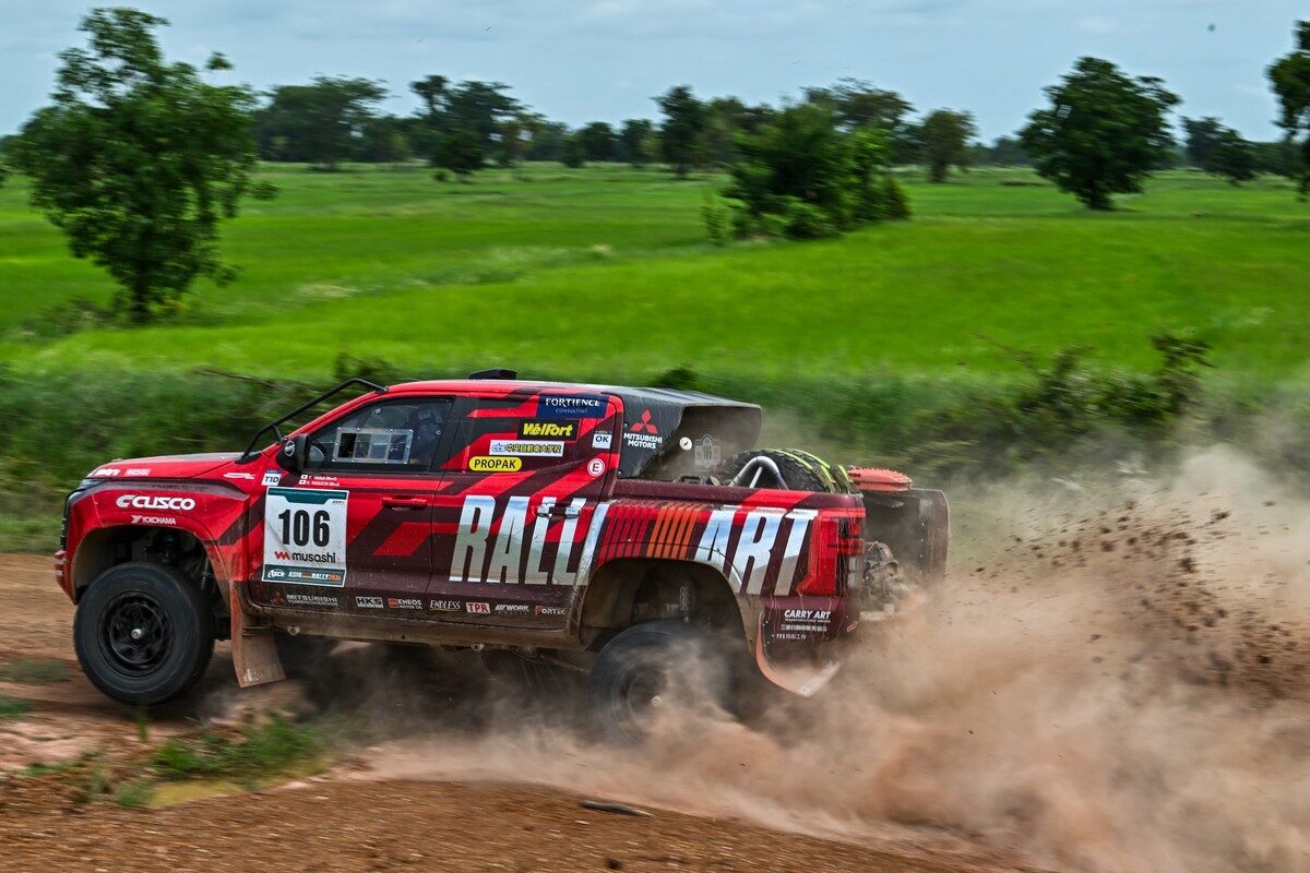 ทีมมิตซูบิชิ แรลลี่อาร์ต ผงาดป้องกันแชมป์ AXCR 2026 คว้าชัยชนะ Overall 2 ปีซ้อน ส่ง Triton 2026 จารึกประวัติศาสตร์นักขับญี่ปุ่นคู่แรกครองบัลลังก์ 73