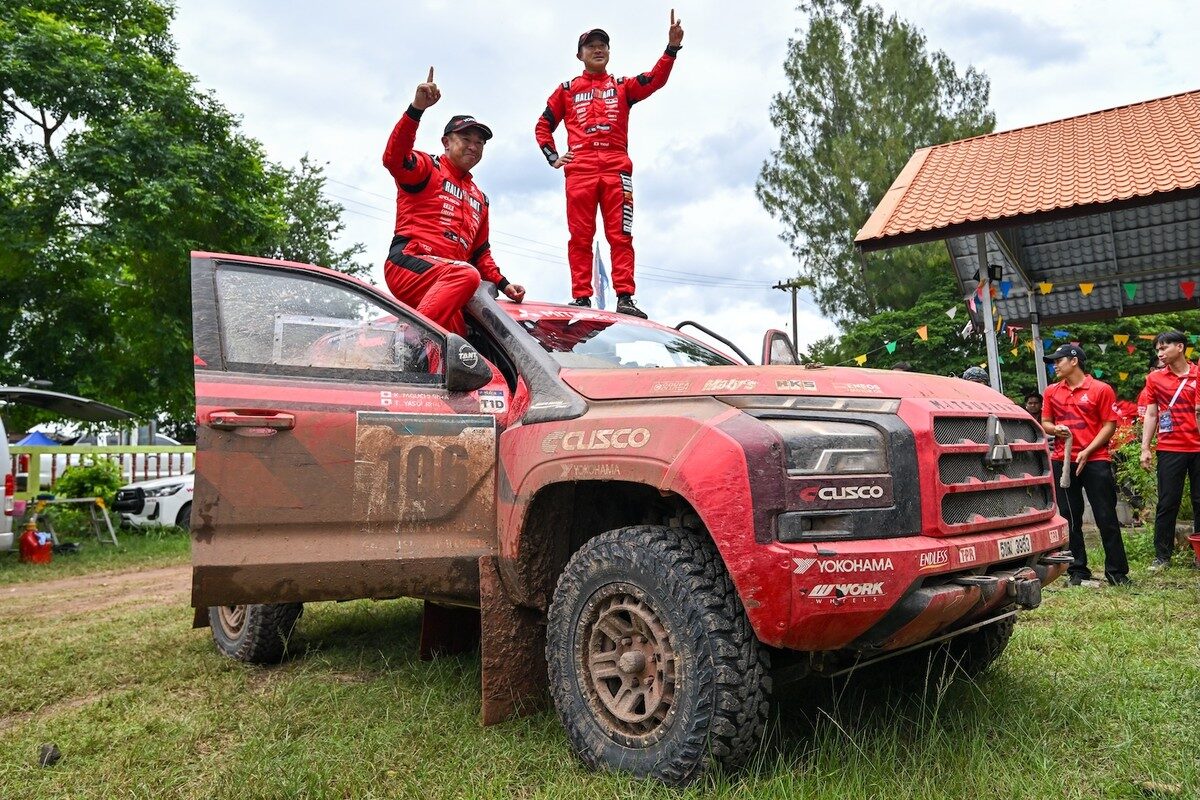 ทีมมิตซูบิชิ แรลลี่อาร์ต ผงาดป้องกันแชมป์ AXCR 2026 คว้าชัยชนะ Overall 2 ปีซ้อน ส่ง Triton 2026 จารึกประวัติศาสตร์นักขับญี่ปุ่นคู่แรกครองบัลลังก์ 109