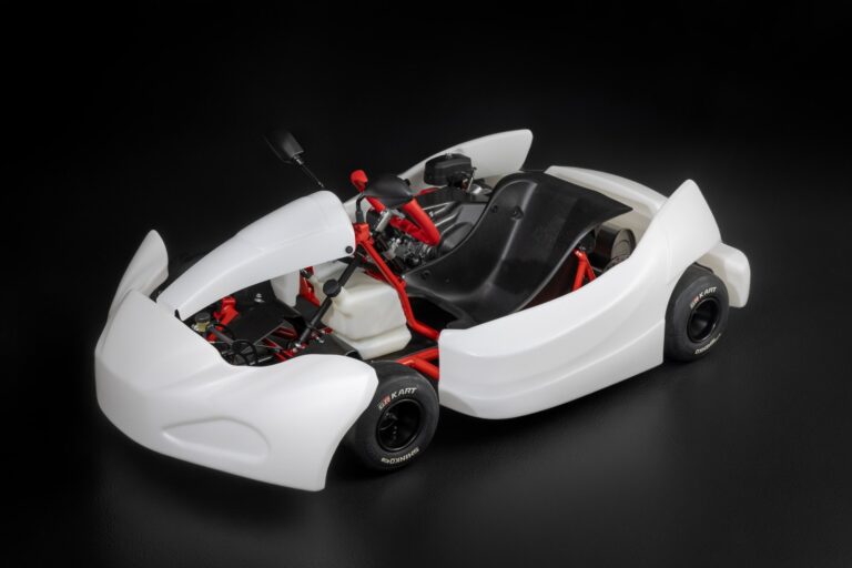 Toyota GR KART 2026 รถแข่งคาร์ตเริ่มต้นสำหรับทุกคน พับเก็บแนวตั้ง ขึ้นมินิแวนได้ ราคา 385,000 เยน