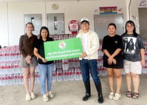 PTG มอบน้ำดื่ม 36,000 ขวด สู้ภัยน้ำท่วม กทม. 2026