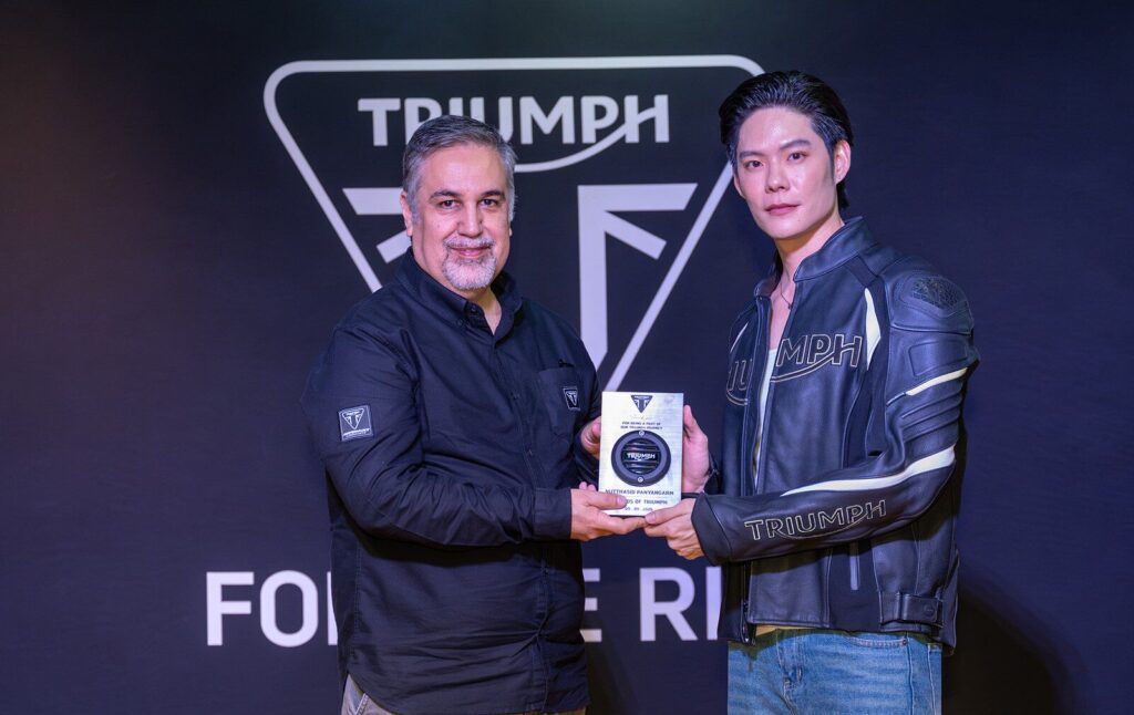 ไทรอัมพ์ เปิดตัว Friends of Triumph ครั้งแรกในไทย ดึง 3 หนุ่มคนดัง นิกกี้-น็อต-แชมป์ ร่วมขยายคอมมูนิตี้ไบค์เกอร์ปี 2026 (ปก)