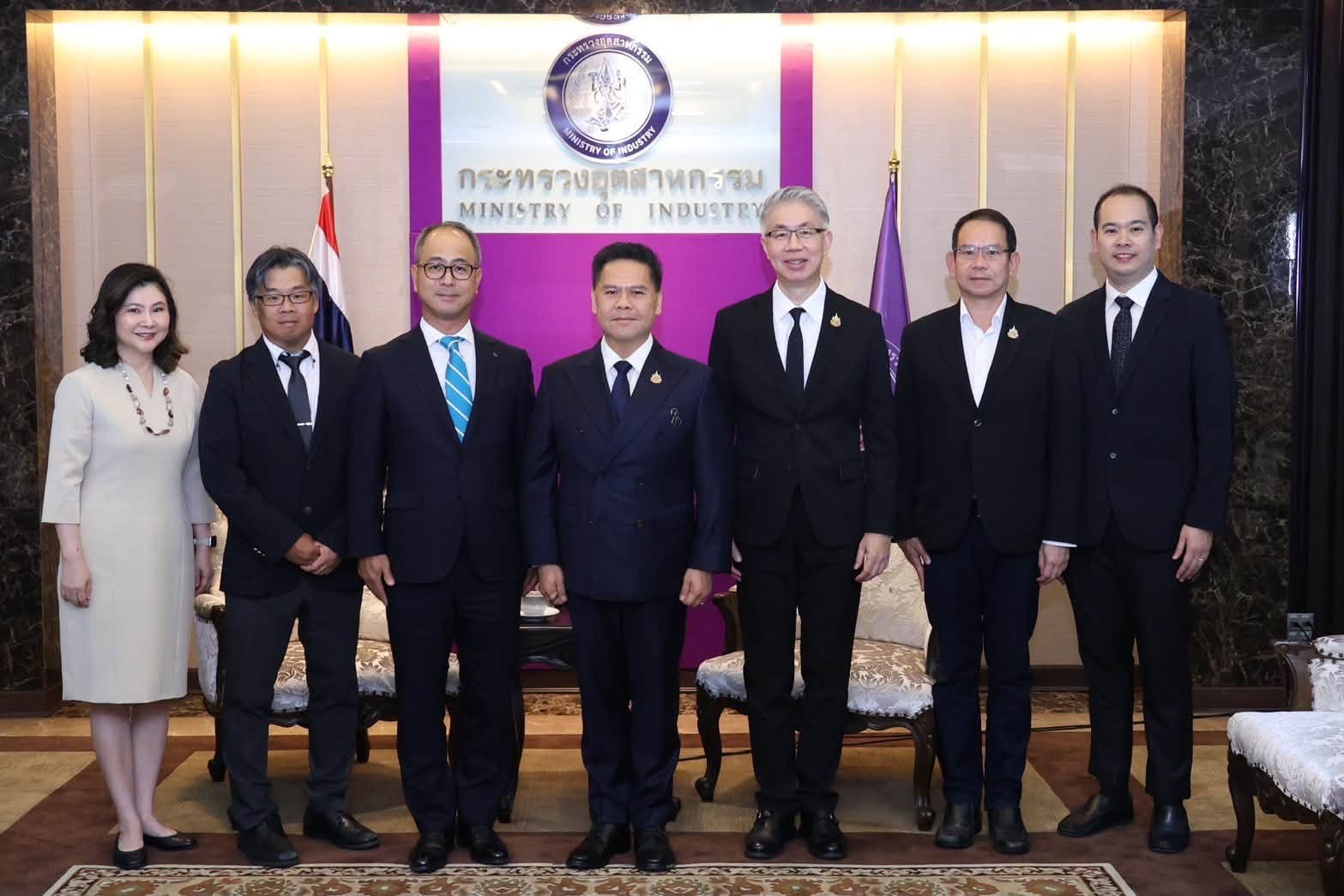 นิสสัน เข้าพบ รมว. อุตสาหกรรม ร่วมกำหนดทิศทางอนาคตอุตสาหกรรมยานยนต์ไทย หนุนฐานผลิตและส่งออกปี 2026