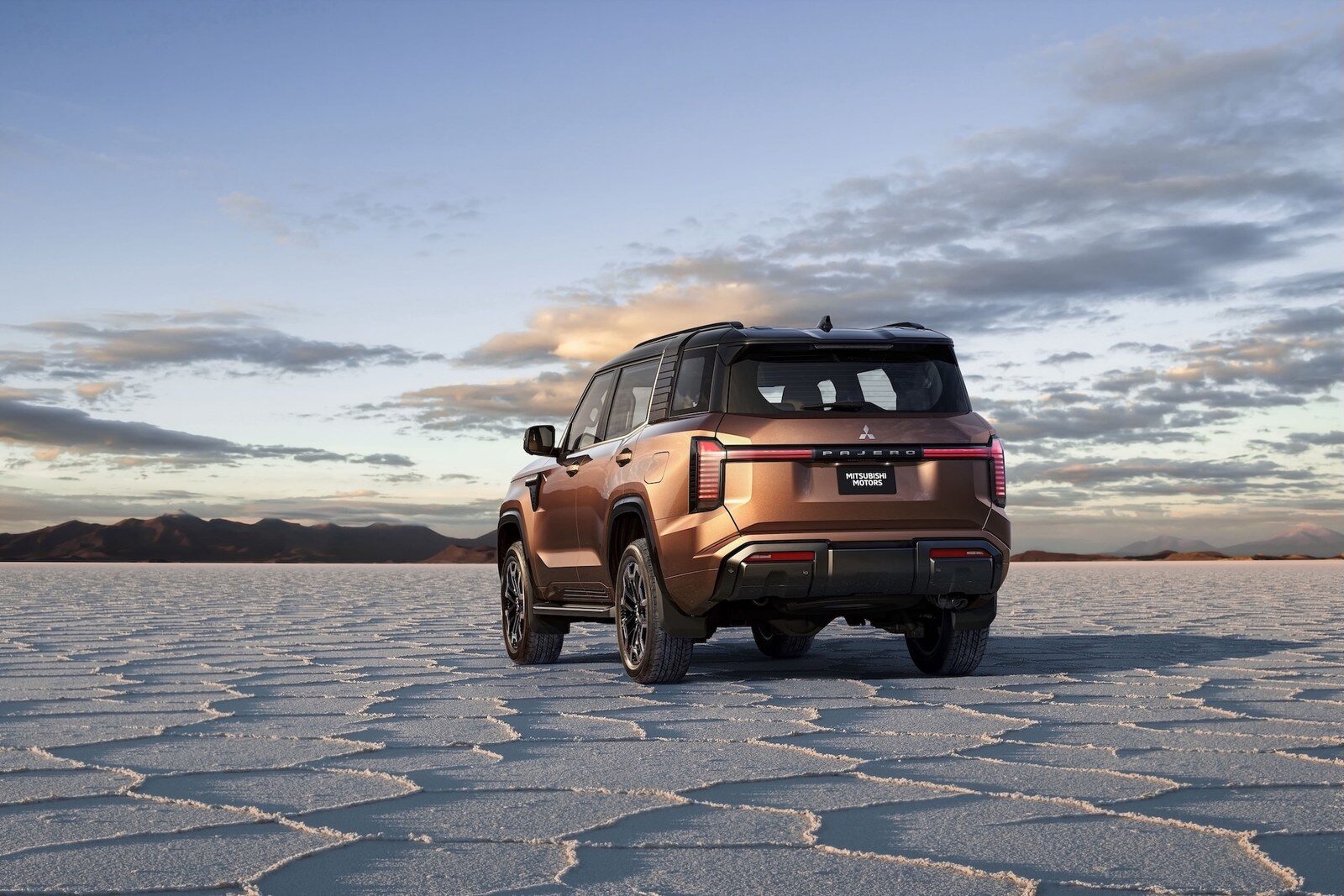 เปิดตัว All-New Mitsubishi Pajero 2026 ผลิตในไทย ยกระดับเรือธง ขุมพลังคลีนดีเซล 480 นิวตันเมตร พร้อมระบบ S-AWC เต็มพิกัด 2