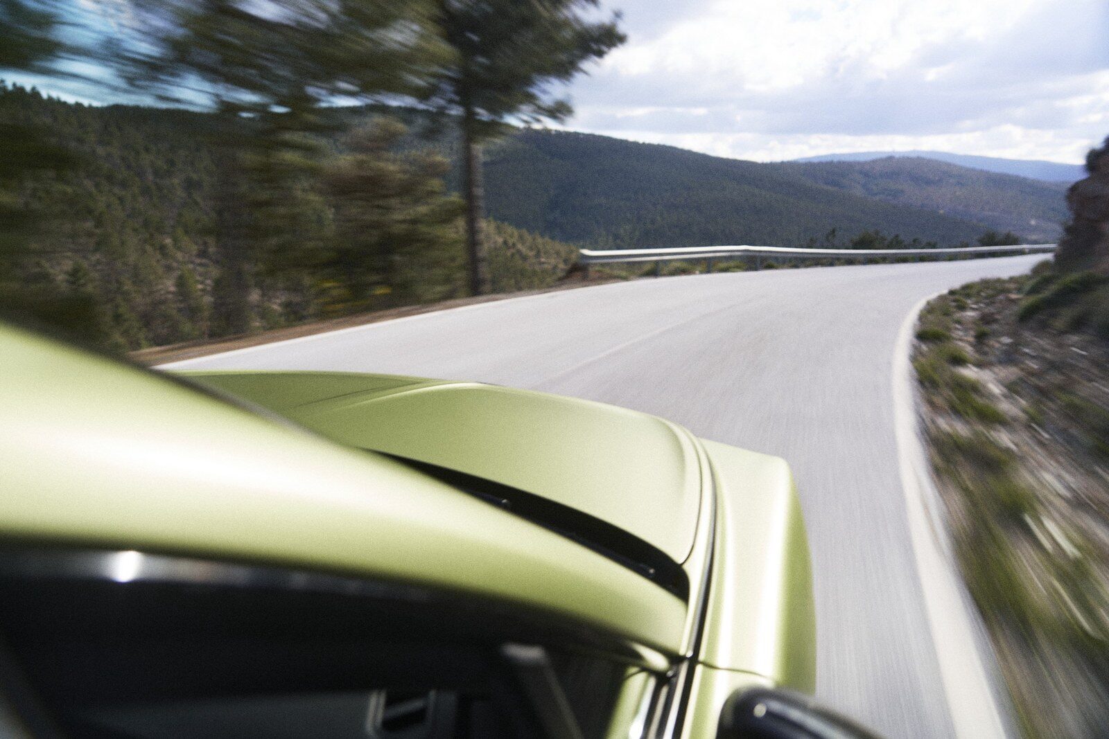 Bentley Torcal 2026 ยนตรกรรมไฟฟ้าทรงพลังที่สุดในประวัติศาสตร์ เผยนิยามใหม่แห่งสมรรถนะและความนุ่มนวลระดับอัลตราลักชัวรี 2