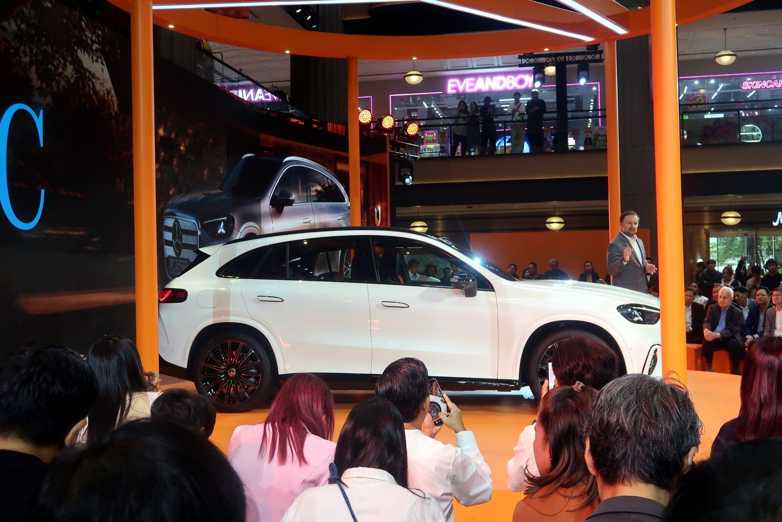 Mercedes-Benz electric GLC 2026 ในไทย วางราคาไม่เกิน 3.7 ล้าน 2