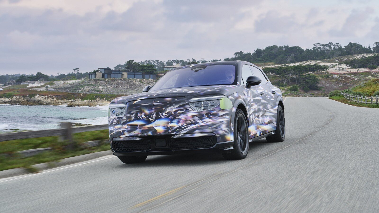 Bentley Torcal 2026 เผยโฉมโปรโตไทป์ไฟฟ้าล้วนวิ่งทดสอบที่ Monterey Car Week 2026 พร้อมเปิดตัวทางการกันยายนนี้ 2