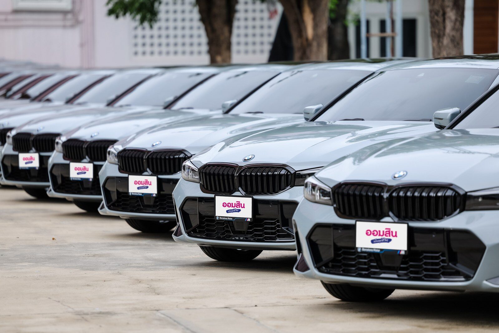 บีเอ็มดับเบิลยู ประเทศไทย จับมือ บาร์เซโลนา มอเตอร์ ส่งมอบทัพ BMW 330e M Sport 2026 เสริมฟลีทพรีเมียมธนาคารออมสิน ขับเคลื่อนองค์กรสู่พลังงานสะอาด 3