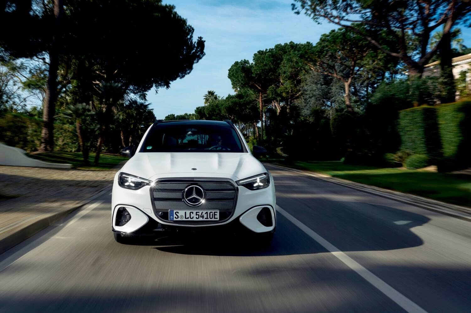 ALL NEW Mercedes-Benz GLC 2026 ขุมพลังไฟฟ้า 100% เปิดตัว เผยโฉมครั้งแรกในไทย 23 กันยายนนี้ 4