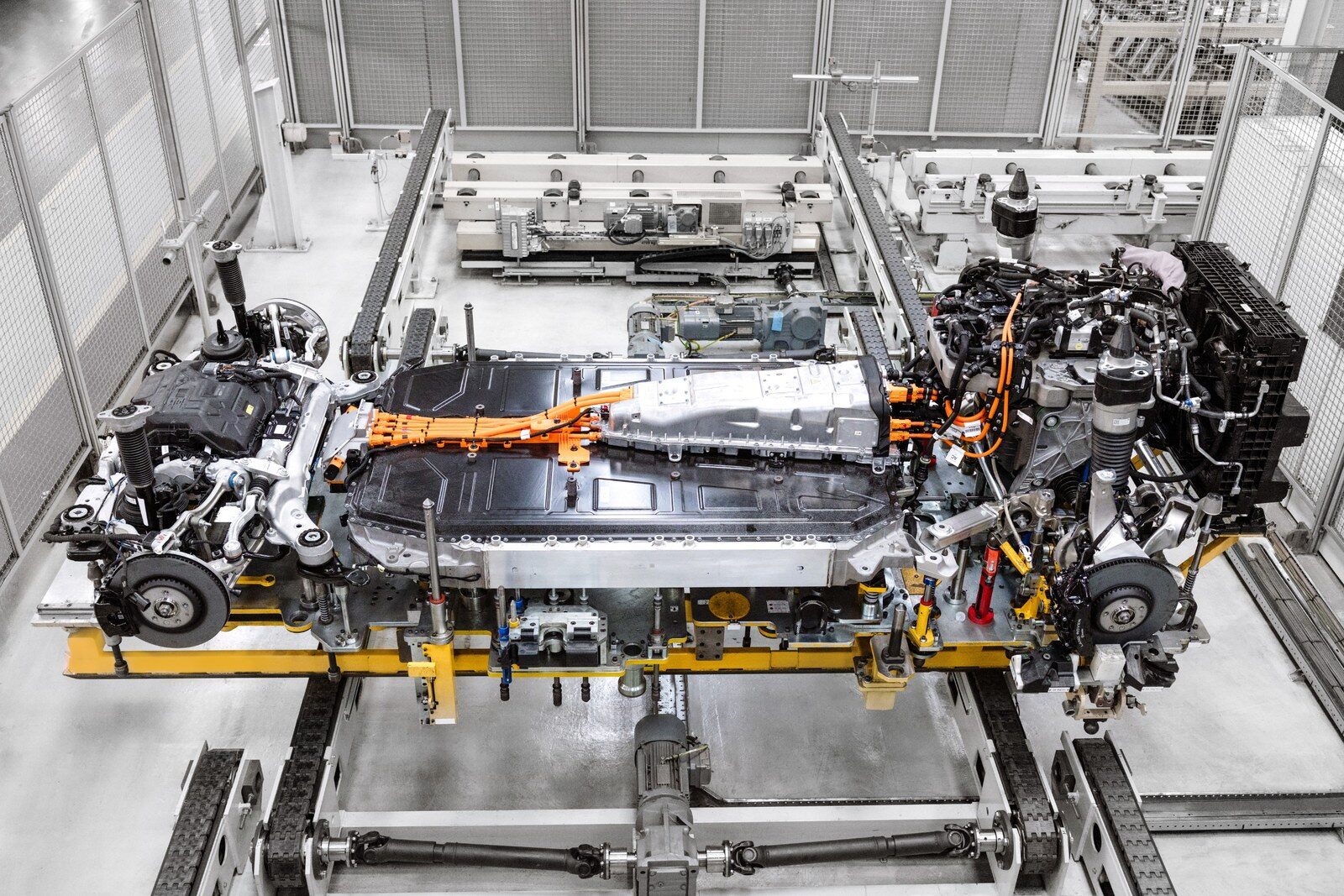 เปิดตัว Range Rover Electric 2026 เอสยูวีไฟฟ้าเรือนร่างหรู 550 แรงม้า ลุยน้ำลึก 900 มม. ชาร์จไว 800V พร้อมเปิดรับจองในไทย 4