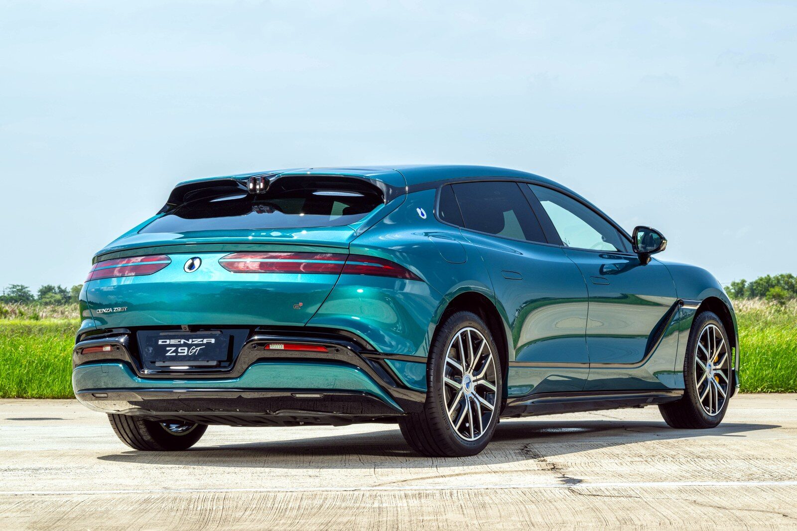 DENZA Z9GT 2026 เปิดตัวทางการ เคาะ 2,899,900 บาท แบตเตอรี่ Blade 122.5 kWh ชาร์จไว 9 นาที 4