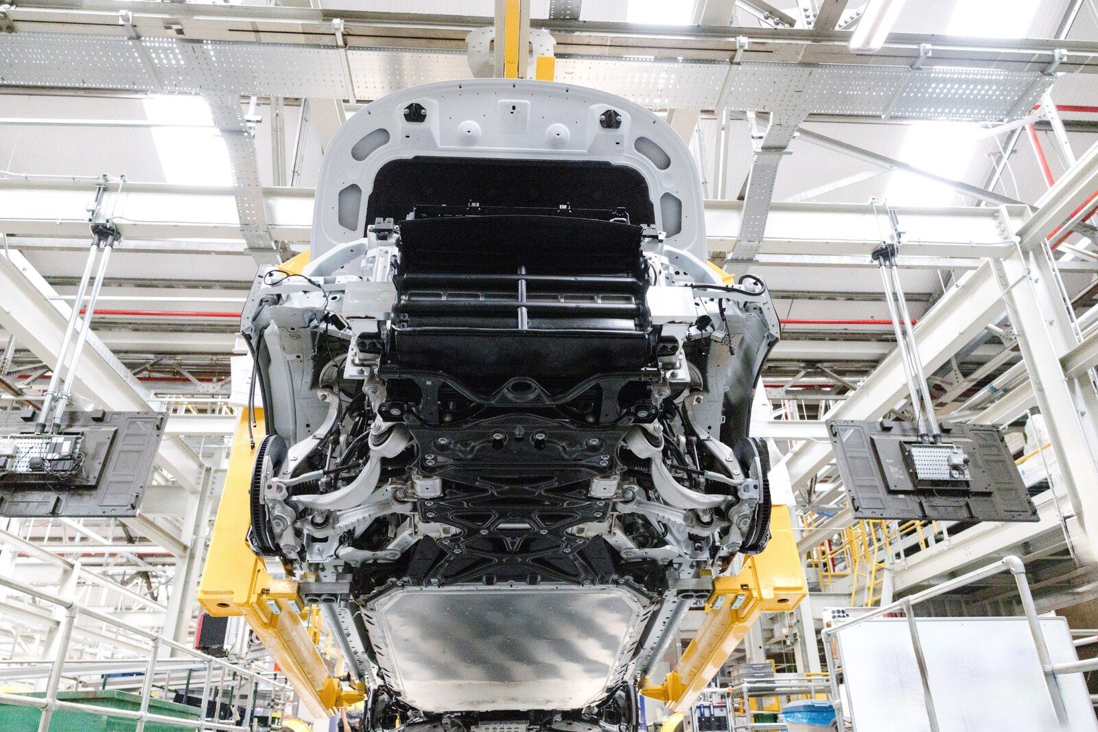 เปิดตัว Range Rover Electric 2026 เอสยูวีไฟฟ้าเรือนร่างหรู 550 แรงม้า ลุยน้ำลึก 900 มม. ชาร์จไว 800V พร้อมเปิดรับจองในไทย 6