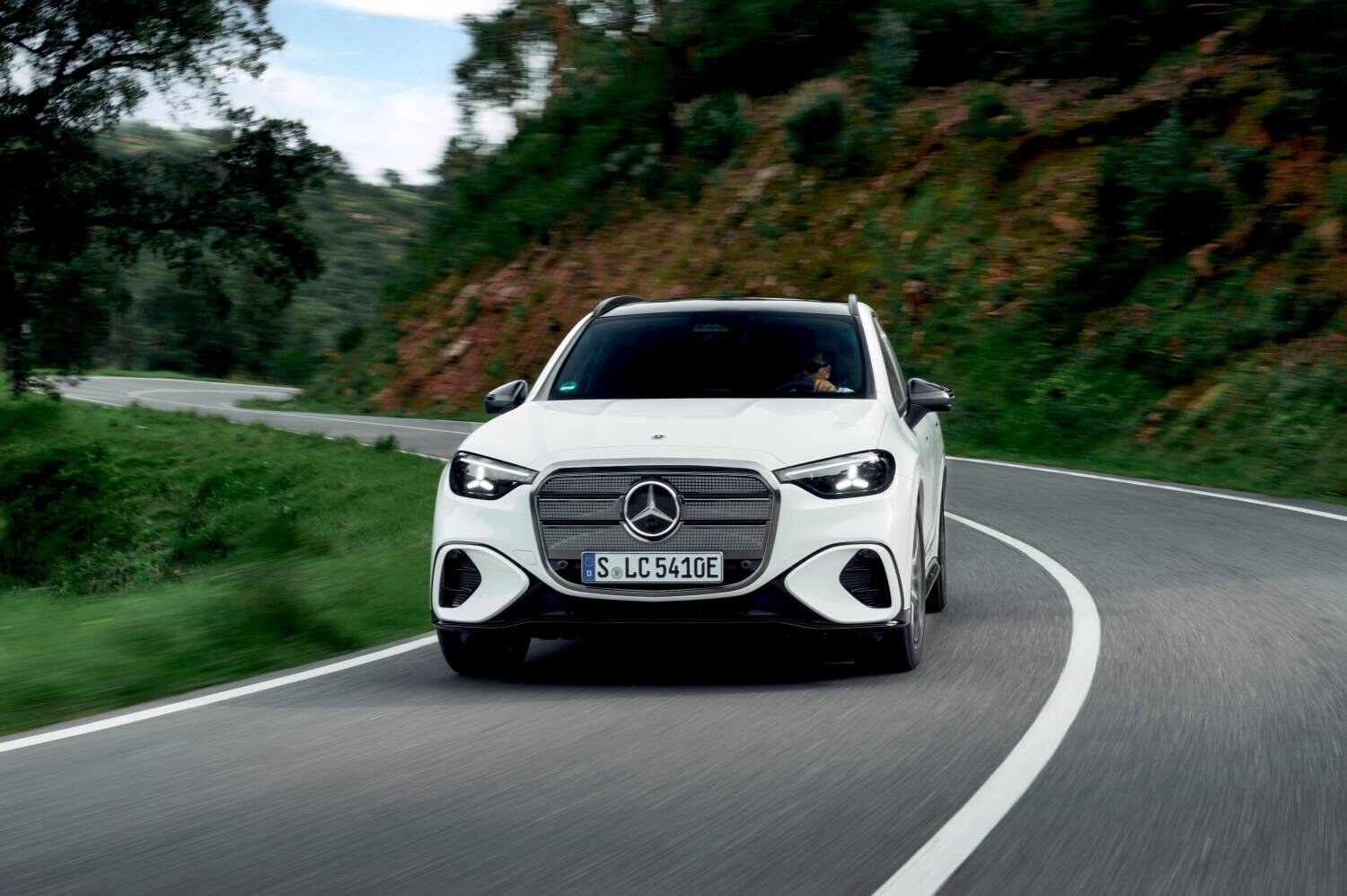 ALL NEW Mercedes-Benz GLC 2026 ขุมพลังไฟฟ้า 100% เปิดตัว เผยโฉมครั้งแรกในไทย 23 กันยายนนี้ 7