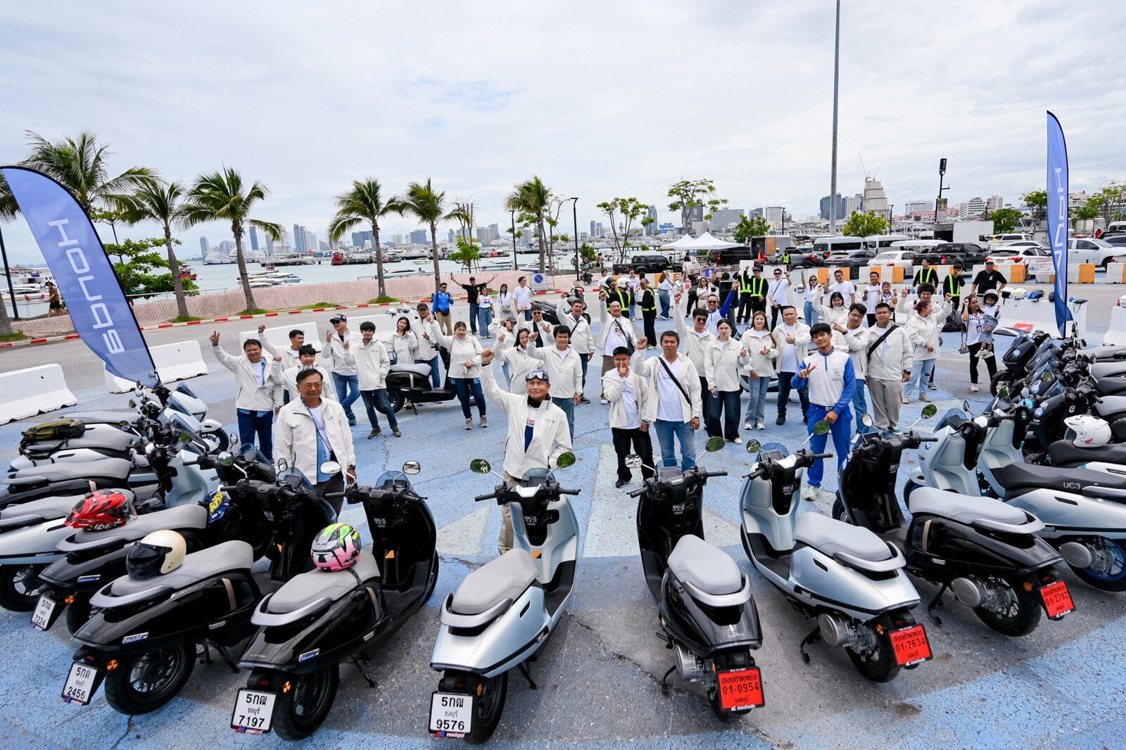 ไทยฮอนด้า ตอกย้ำสังคมสองล้อพลังงานทางเลือก จัดทริป “Honda UC3 Society Meet ครั้งที่ 3” พาผู้ขับขี่ท่องพัทยา พร้อมอัดโปรโมชัน Honda UC3 2026 สิทธิประโยชน์รวมกว่า 15,000 บาท 8