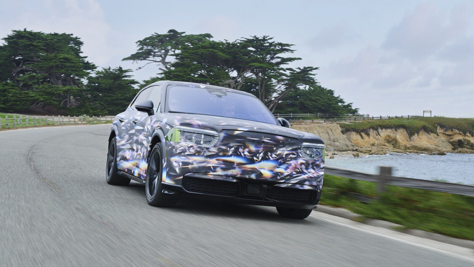 Bentley Torcal 2026 เผยโฉมโปรโตไทป์ไฟฟ้าล้วนวิ่งทดสอบที่ Monterey Car Week 2026 พร้อมเปิดตัวทางการกันยายนนี้ 8