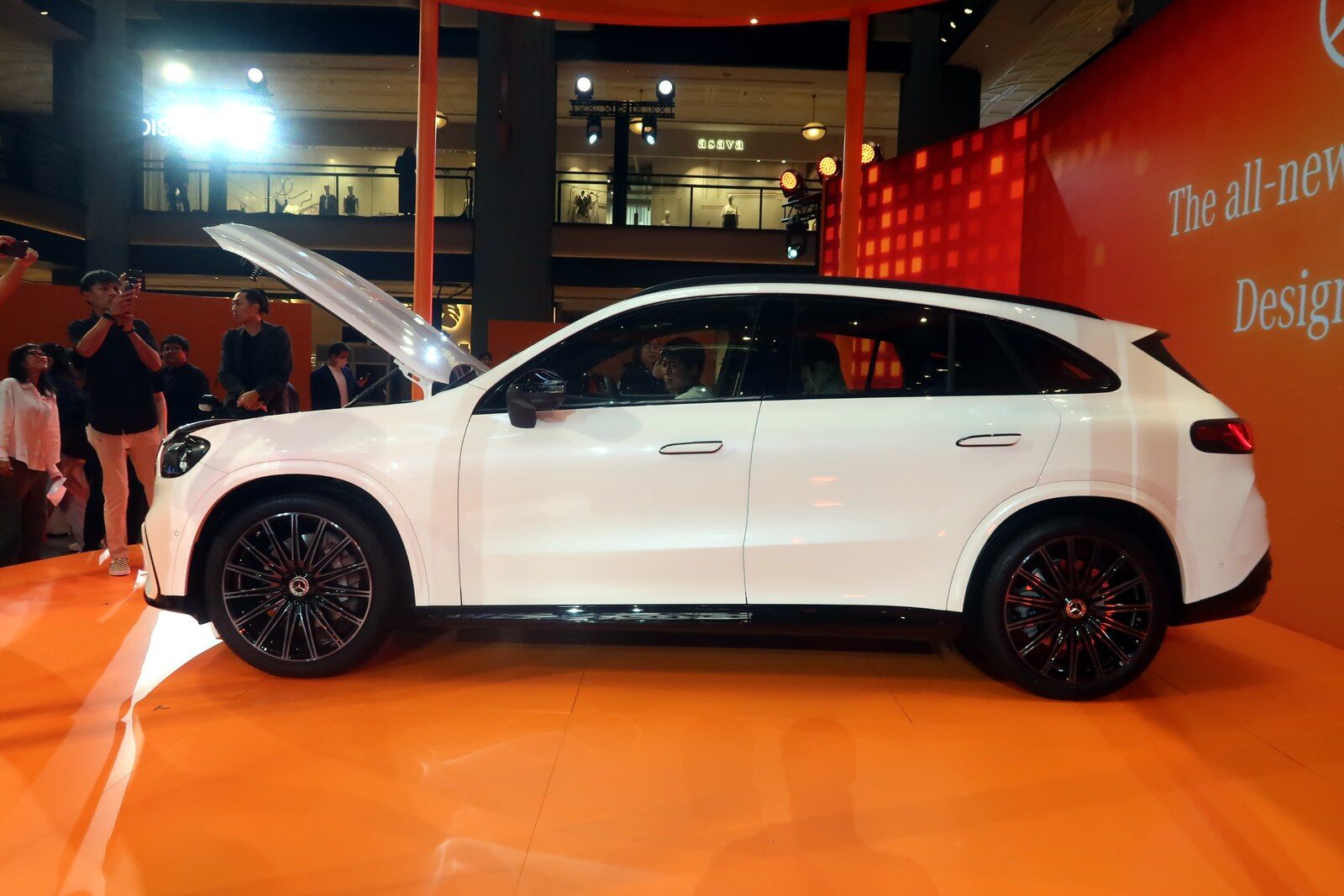 Mercedes-Benz electric GLC 2026 ในไทย วางราคาไม่เกิน 3.7 ล้าน 10