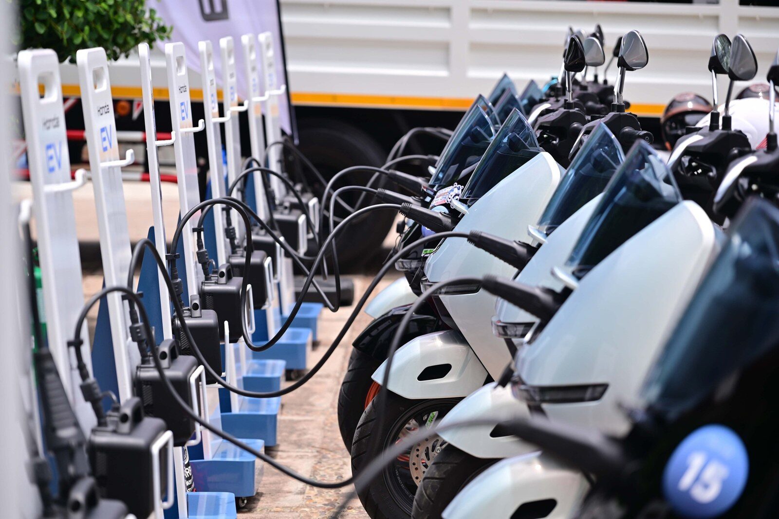ไทยฮอนด้า ตอกย้ำสังคมสองล้อพลังงานทางเลือก จัดทริป “Honda UC3 Society Meet ครั้งที่ 3” พาผู้ขับขี่ท่องพัทยา พร้อมอัดโปรโมชัน Honda UC3 2026 สิทธิประโยชน์รวมกว่า 15,000 บาท 11