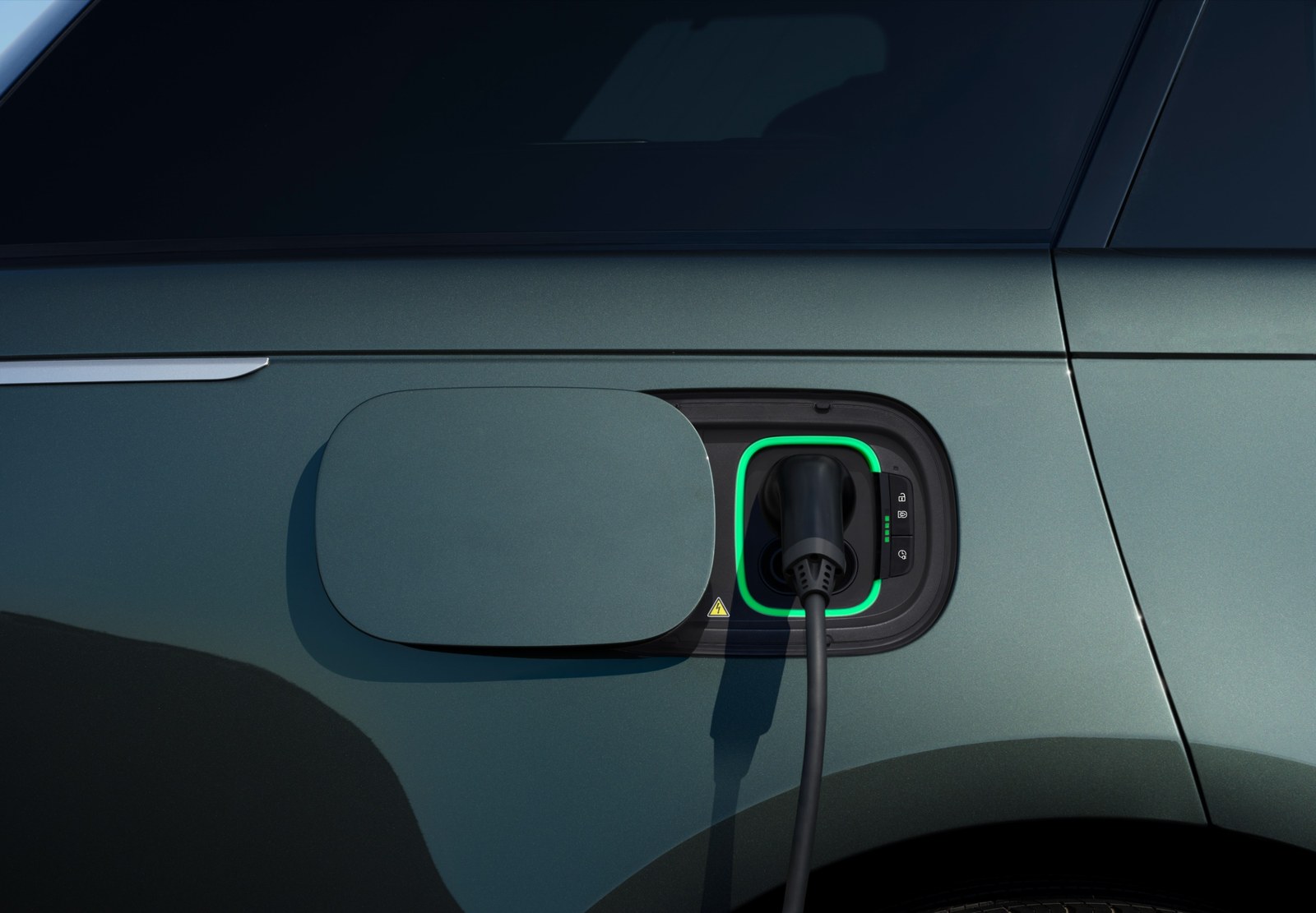 เปิดตัว Range Rover Electric 2026 เอสยูวีไฟฟ้าเรือนร่างหรู 550 แรงม้า ลุยน้ำลึก 900 มม. ชาร์จไว 800V พร้อมเปิดรับจองในไทย 13