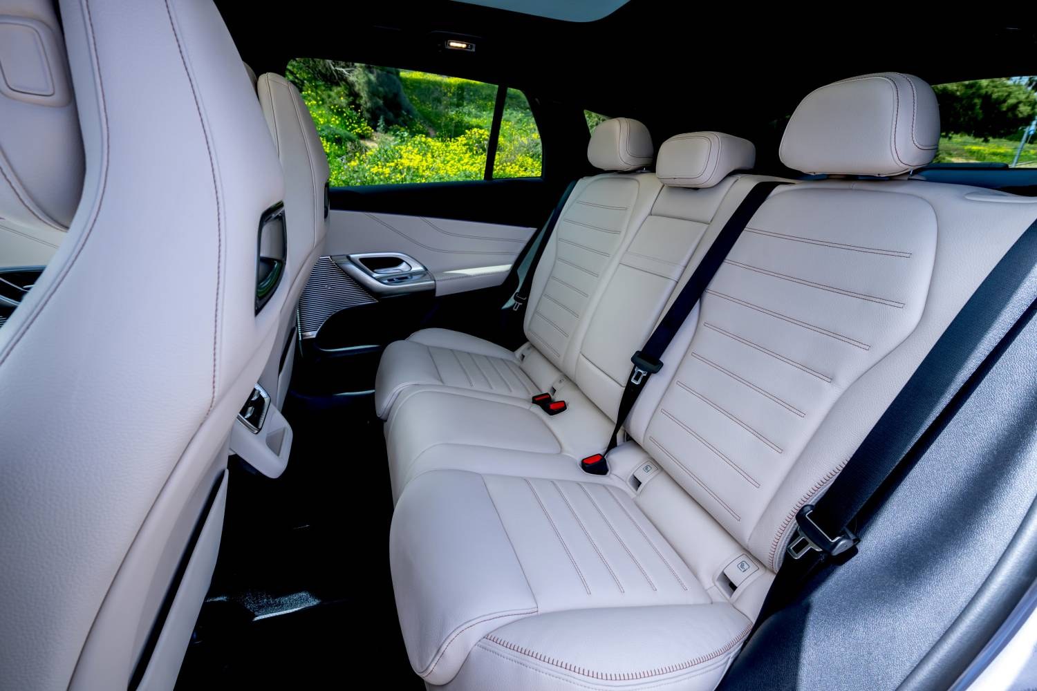 ALL NEW Mercedes-Benz GLC 2026 ขุมพลังไฟฟ้า 100% เปิดตัว เผยโฉมครั้งแรกในไทย 23 กันยายนนี้ 20