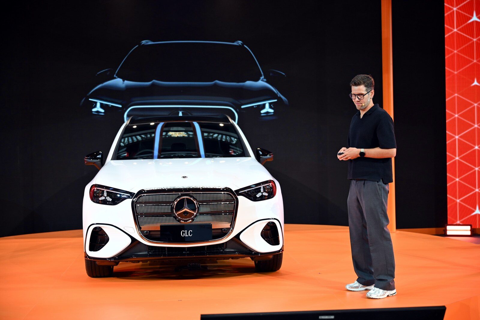 Mercedes-Benz electric GLC 2026 ในไทย วางราคาไม่เกิน 3.7 ล้าน 25