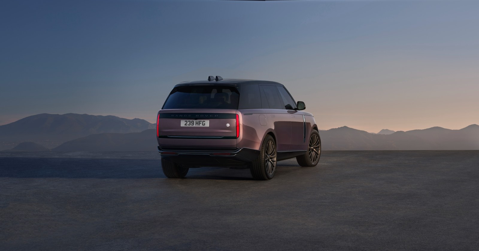 เปิดตัว Range Rover Electric 2026 เอสยูวีไฟฟ้าเรือนร่างหรู 550 แรงม้า ลุยน้ำลึก 900 มม. ชาร์จไว 800V พร้อมเปิดรับจองในไทย 25