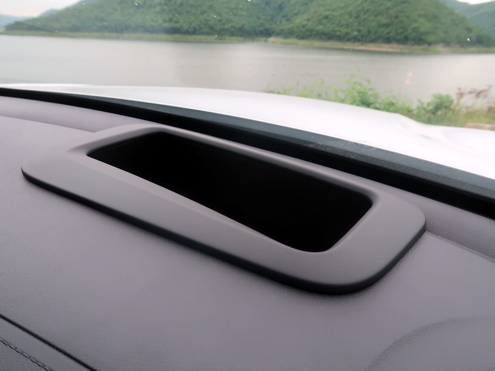 Geely Starray EM-R 2026 วิ่งจริง 22.2 กม./ลิตร เริ่ม 6 แสน 28