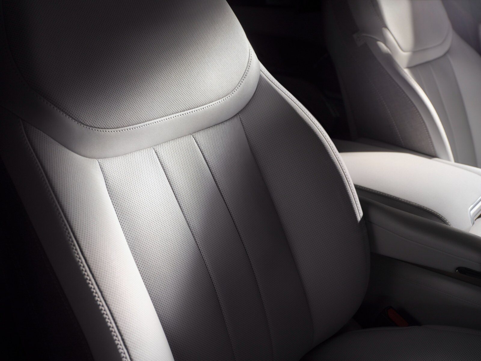 เปิดตัว Range Rover Electric 2026 เอสยูวีไฟฟ้าเรือนร่างหรู 550 แรงม้า ลุยน้ำลึก 900 มม. ชาร์จไว 800V พร้อมเปิดรับจองในไทย 30