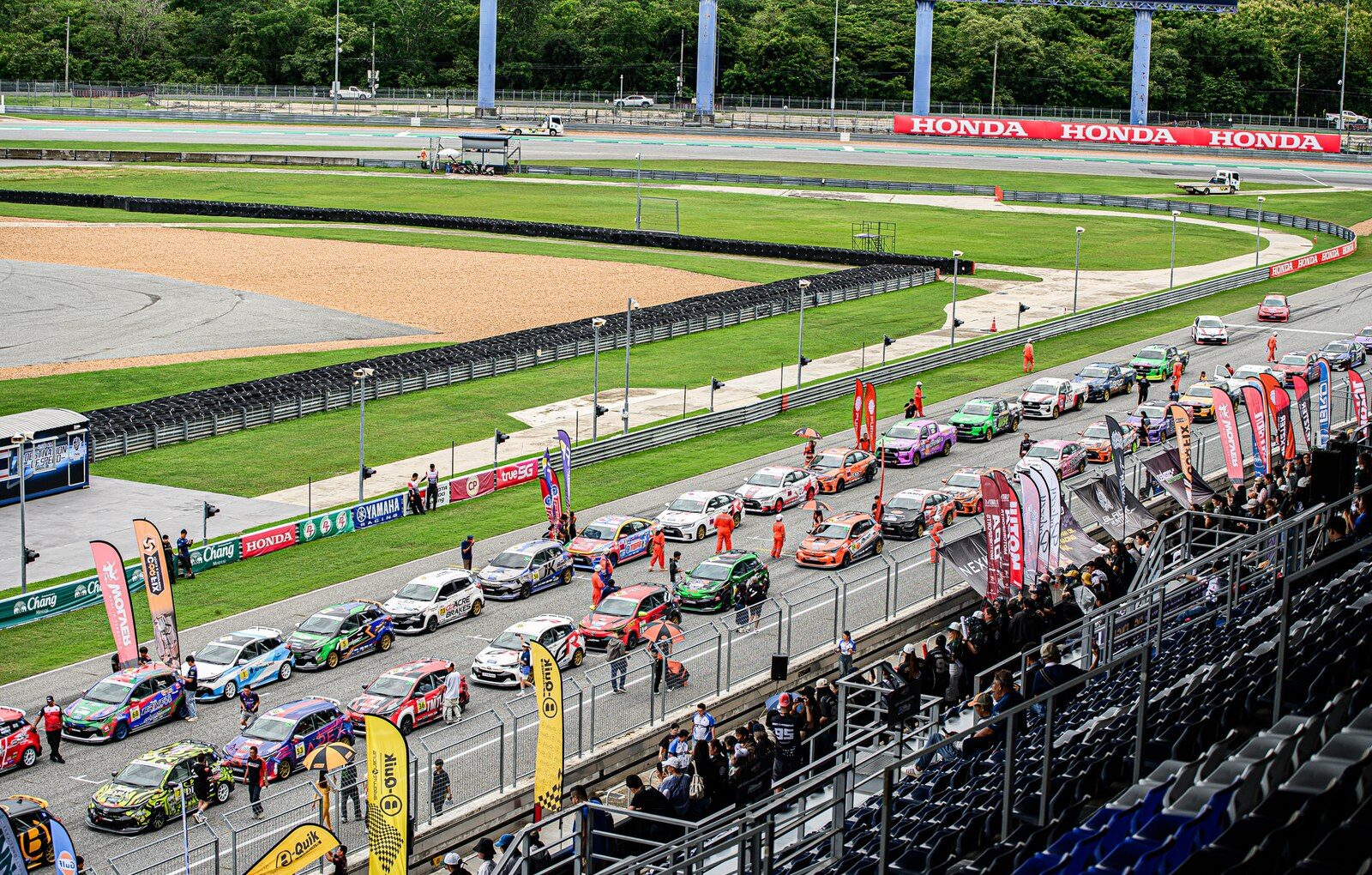Toyota Gazoo Racing 2026 สนาม 3-4 บุรีรัมย์ 33