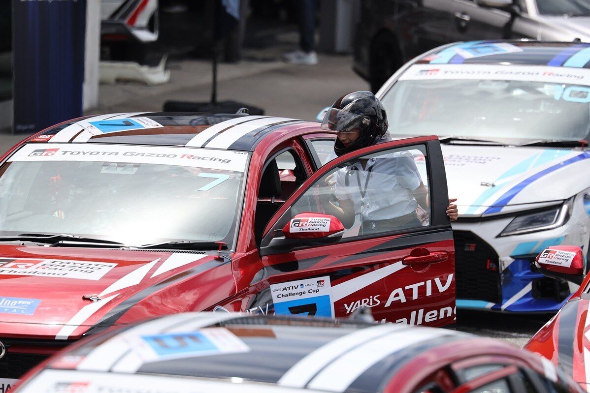 YECC Season 2 โตโยต้า จัดชิงทุน 6.5 แสน ออกแบบชุดแต่ง Yaris ATIV 44