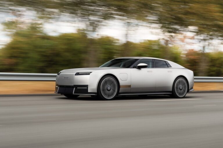 Jaguar Type 01 ตัวจริงเปิดตัวแล้ว แต่ดราม่าไม่จบ แฟนถามว่าจิตวิญญาณ Jaguar หายไปไหน