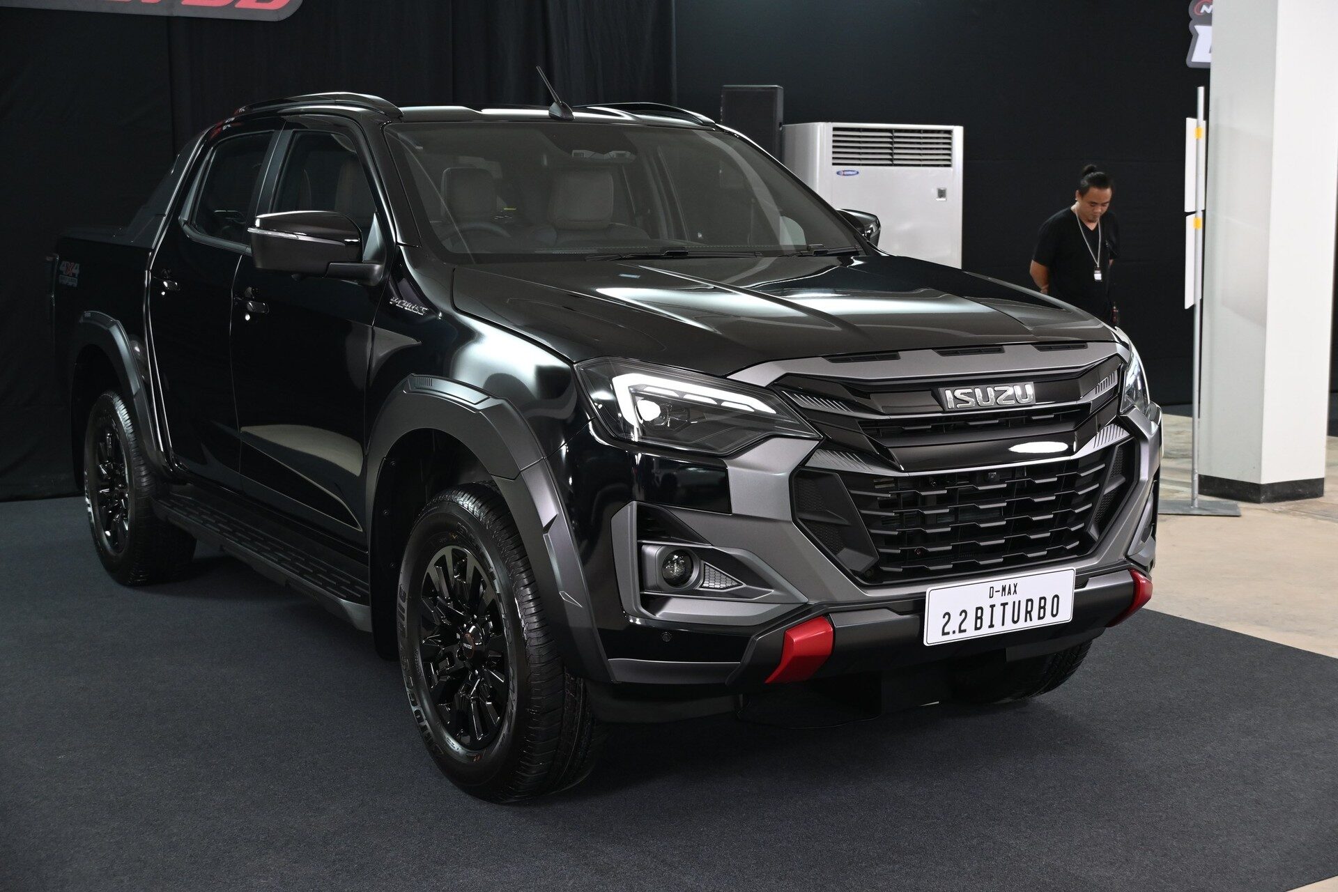 ISUZU D-MAX V-CROSS 4 ประตู 2.2 Ddi MAXFORCE Biturbo เกรด M