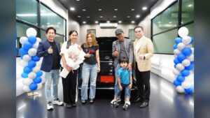 เครือซีพี ร่วมกับ เอ็มจี ส่ง NEW MG MAXUS 9 V PLUS ถึงภูเก็ต ดูแลการเดินทางของ “เนเน่ รอยัล” ภายใต้ MG SMILE