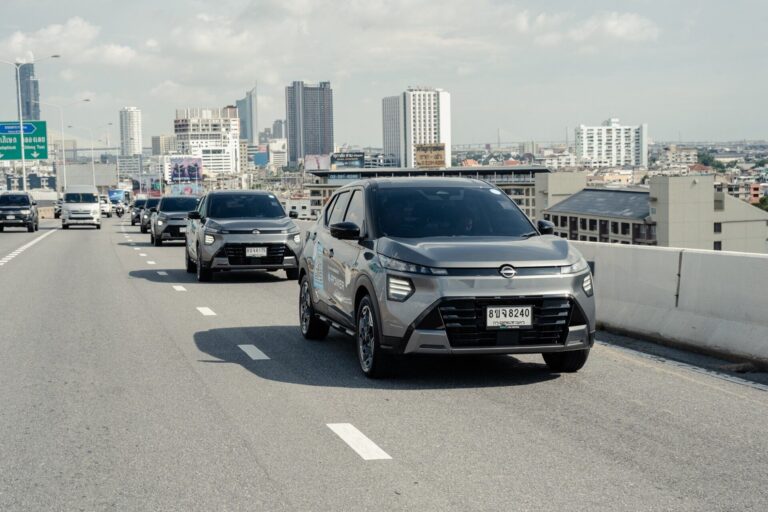 นิสสัน ยกขบวน คิกส์ e-POWER ใหม่ 30 คัน ขับ 2 เส้นทางทั่วกรุงเทพฯ ในกิจกรรม KICKS in Town