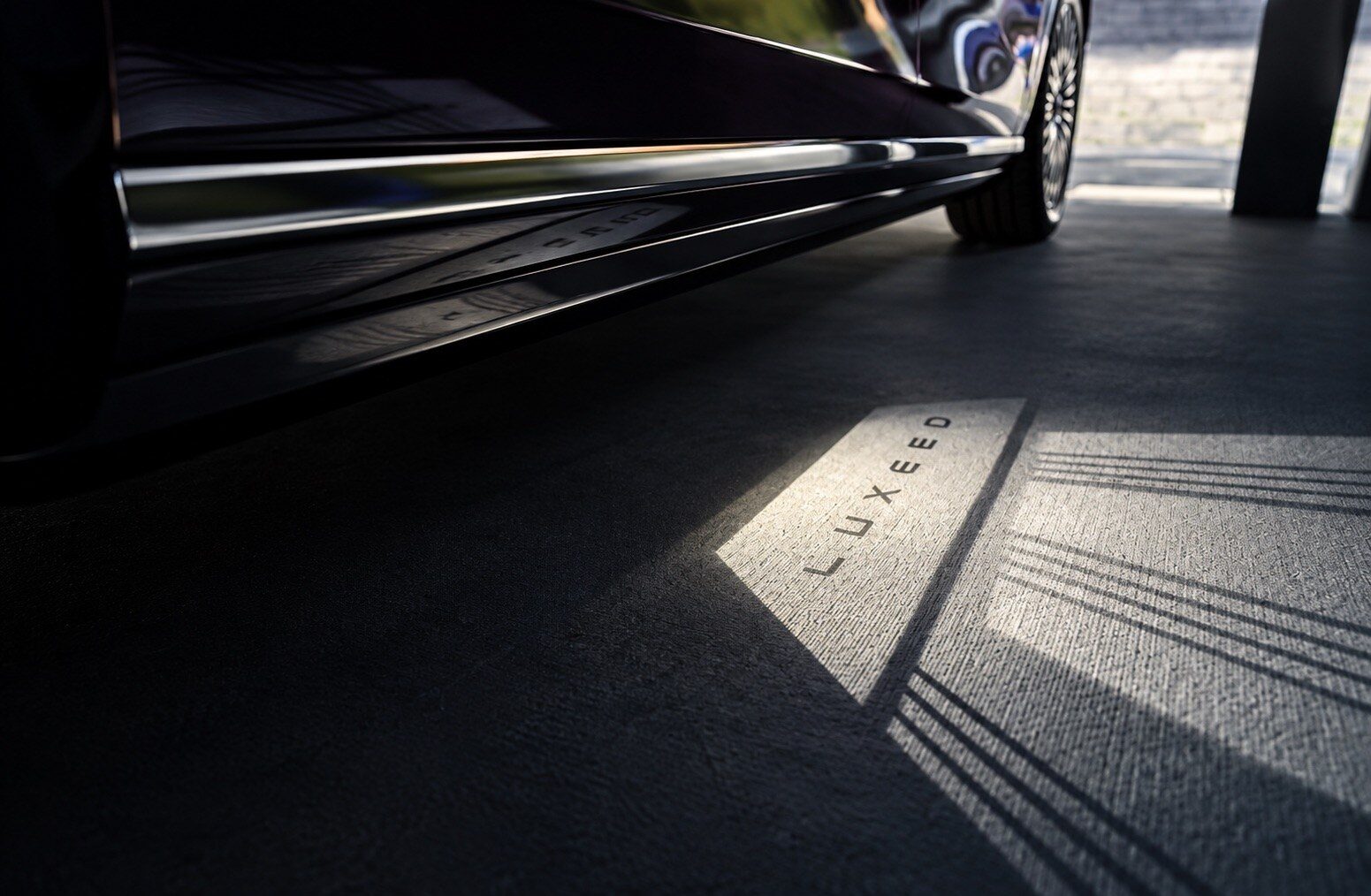 LUXEED EHV V9 2026 เผยโฉมในไทย MPV หรูเบาะหมุน 180 องศา 2