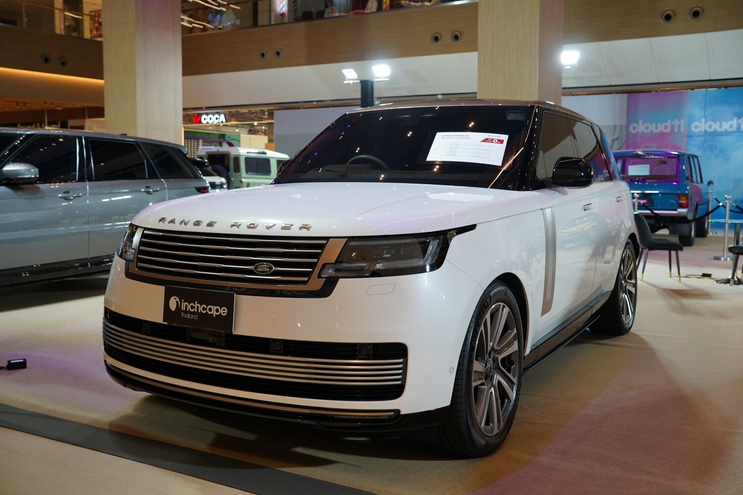 Range Rover สีขาวในงาน INCHCAPE PRE-OWNED SALE 2026