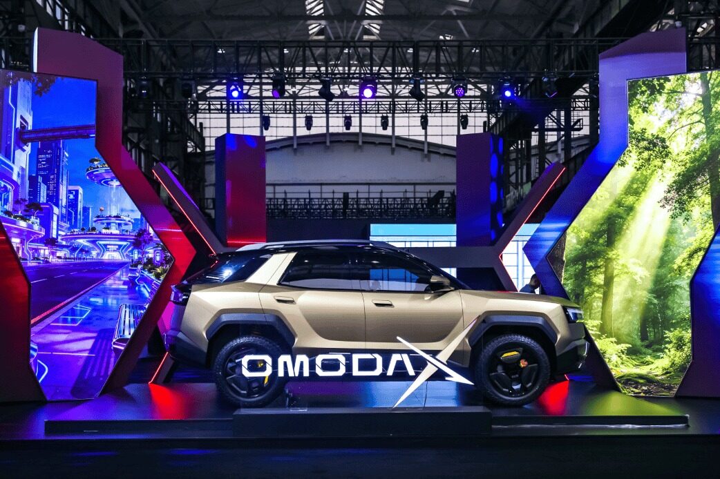 OMODA X ด้านข้าง บนเวทีจัดแสดง