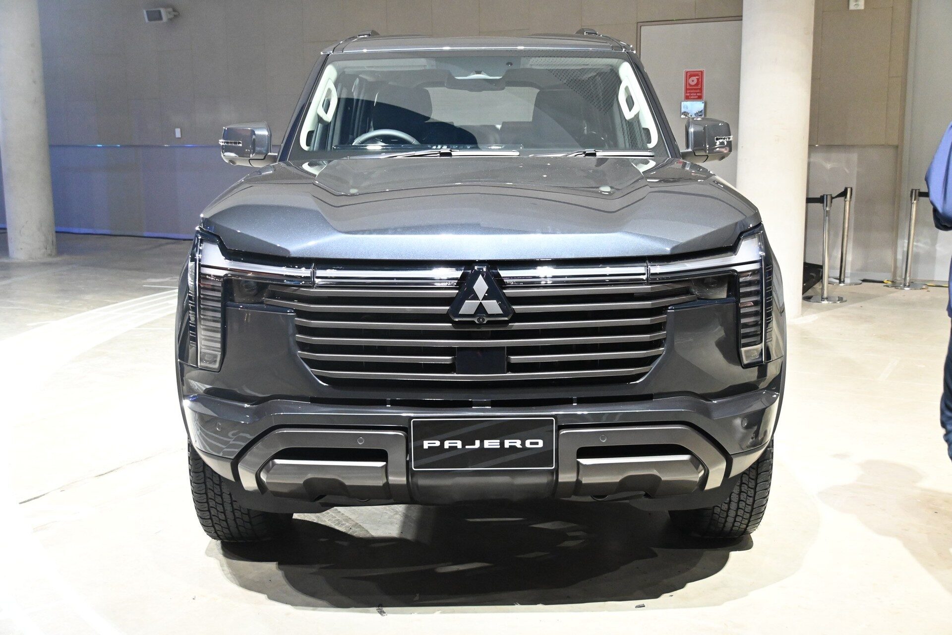 All New Mitsubishi Pajero 2026 รุ่น GSR มุมหน้า
