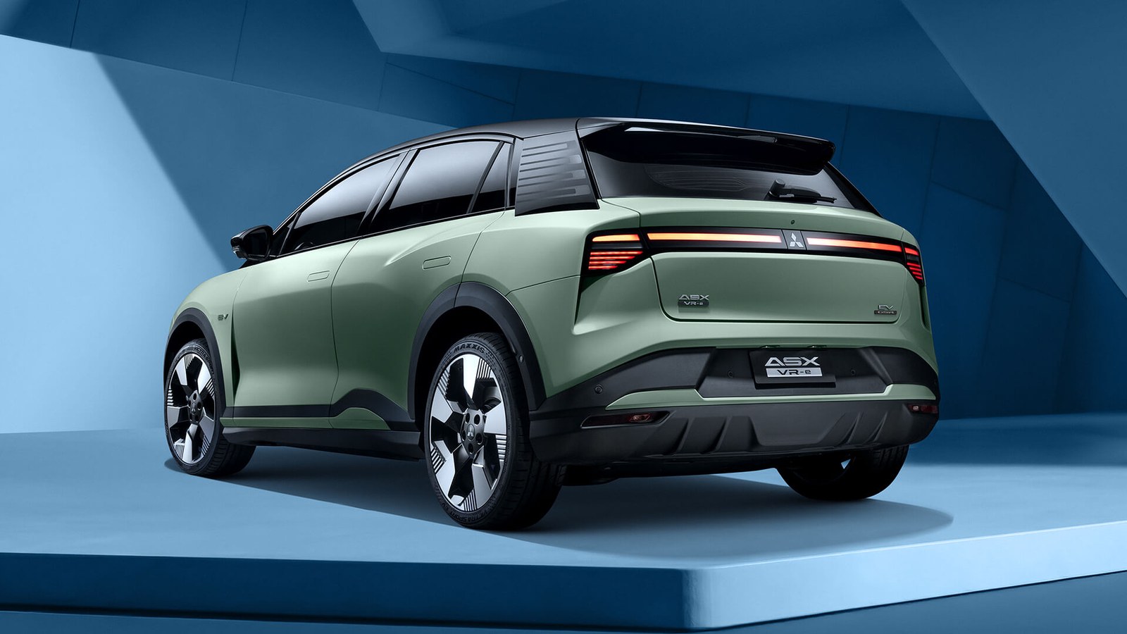 Mitsubishi ASX VR-e สีเขียว มุมด้านท้ายเฉียง
