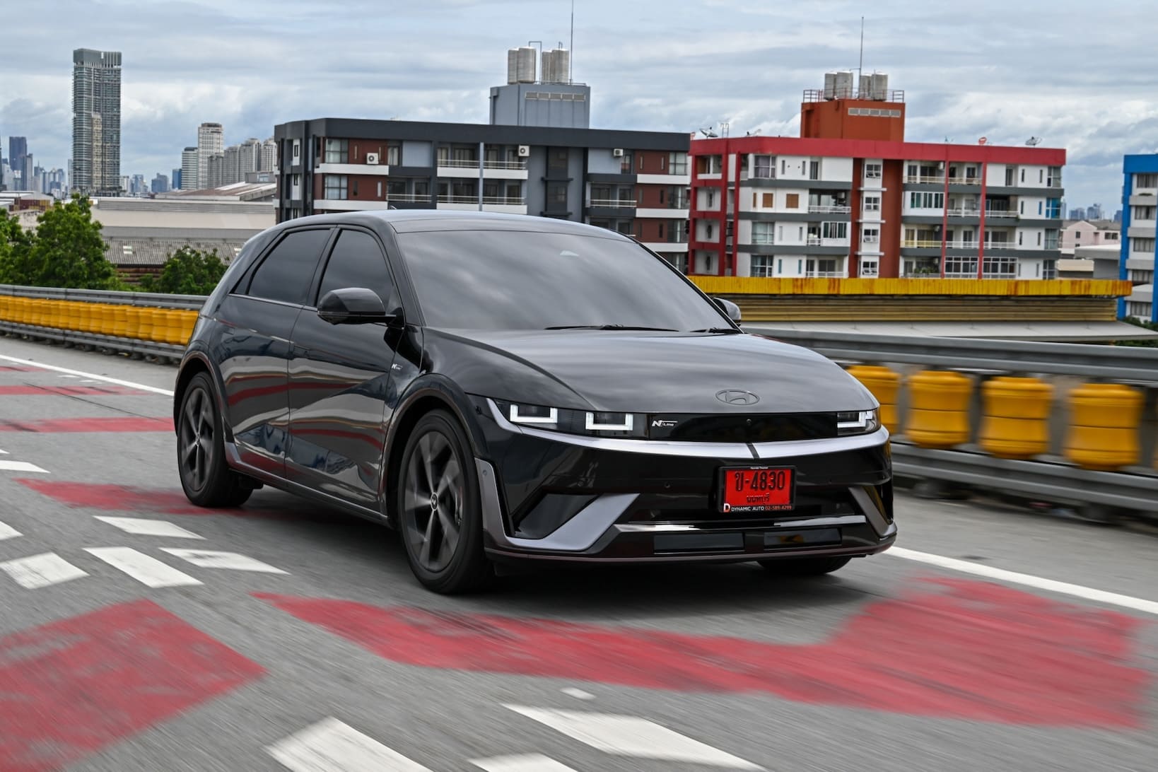 Hyundai IONIQ 5 N Line 2026 บนถนนในเมือง