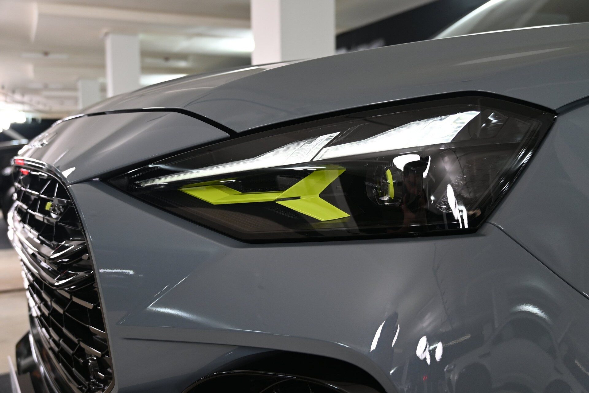 ไฟหน้า Dynamic Blade พร้อม Lime Green Arrow Signature