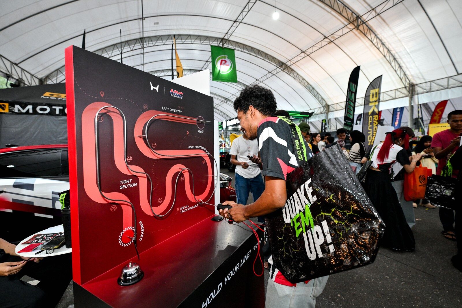 เกมธีมเลย์เอาต์สนามแข่งในบูท Honda