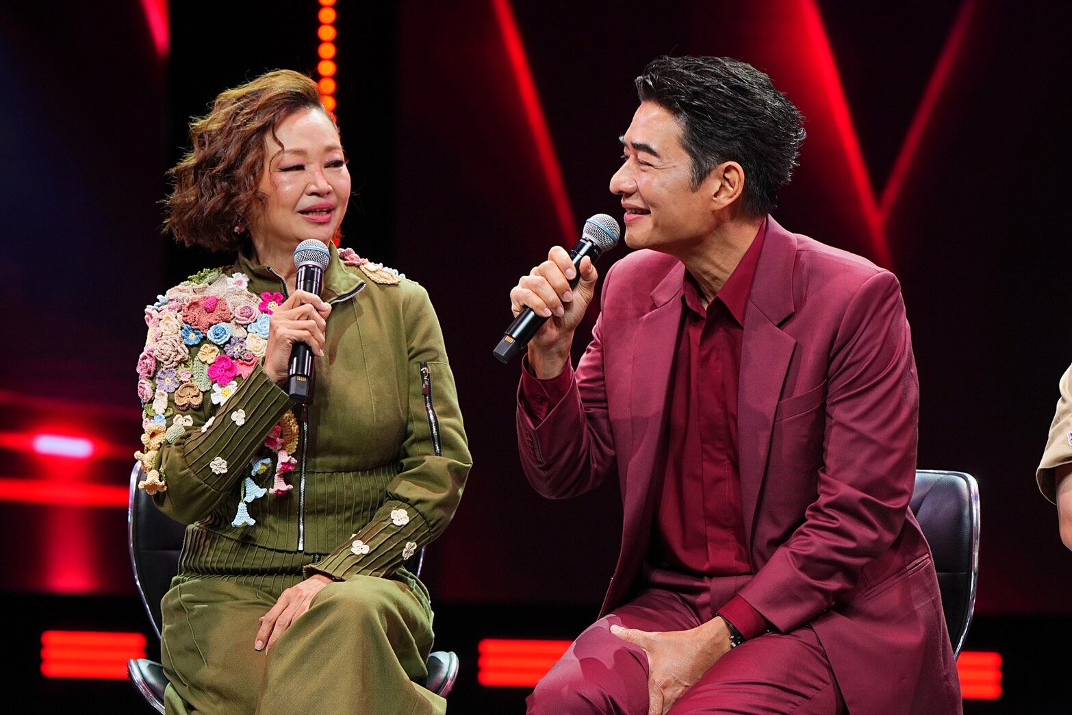 โค้ชเจนนิเฟอร์ คิ้ม และ โค้ชก้อง สหรัถ The Voice Thailand