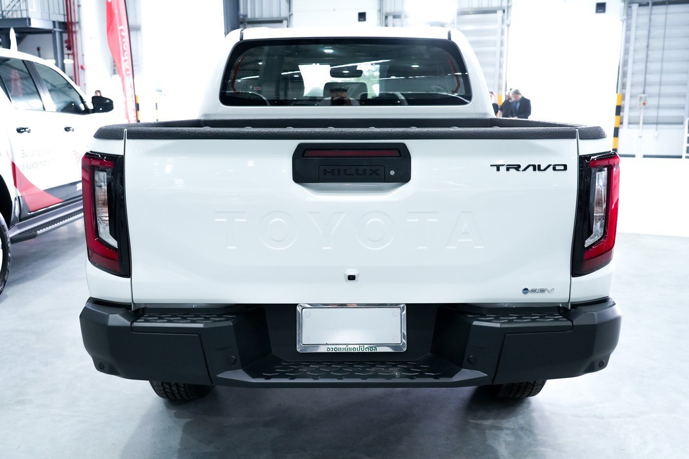 Toyota Hilux Travo-e 2026 ส่งมอบ 17 คัน หนุนแผน Net Zero 4