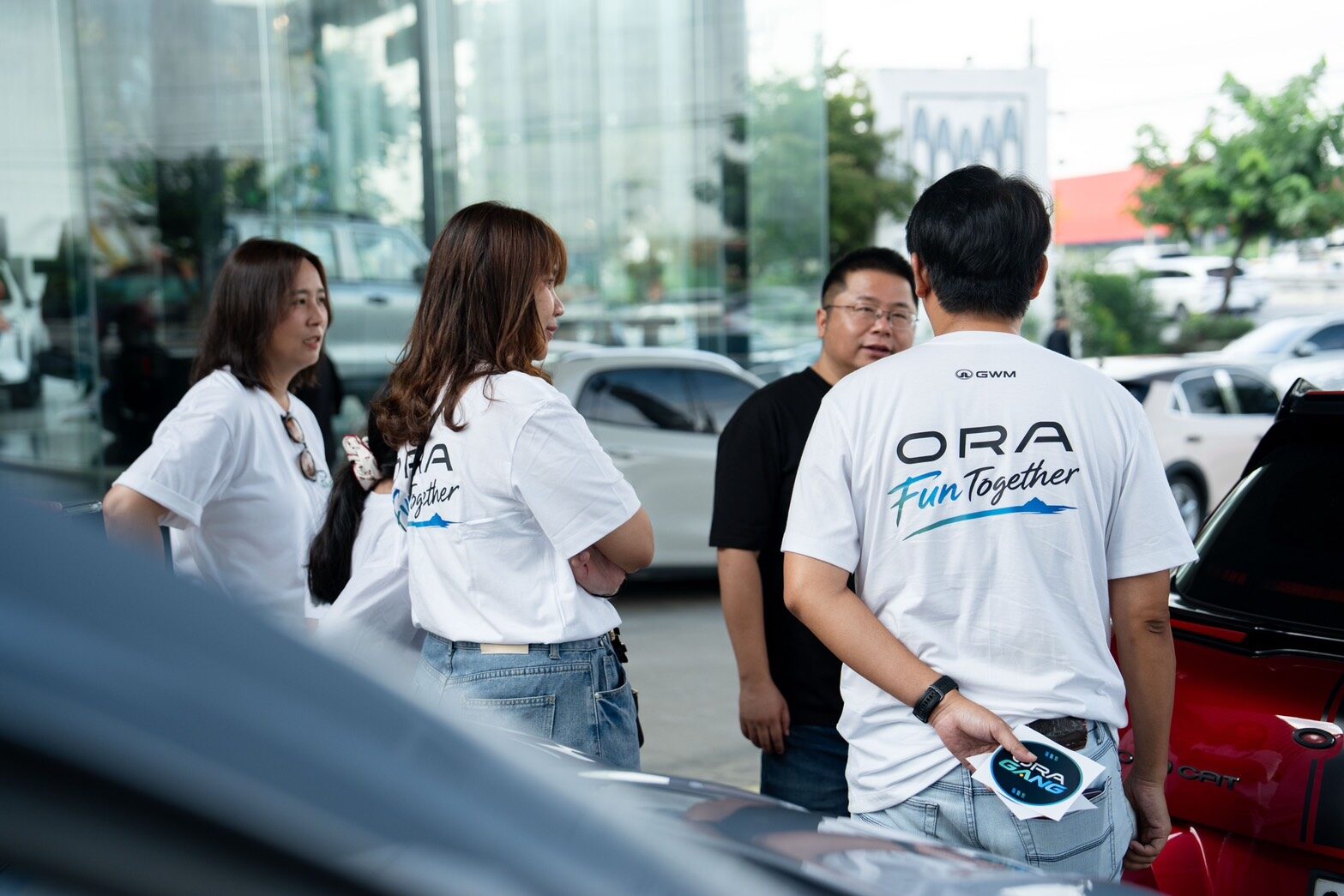 สมาชิก ORA Gang ในกิจกรรม ORA 5 HEV: Fun to Drive