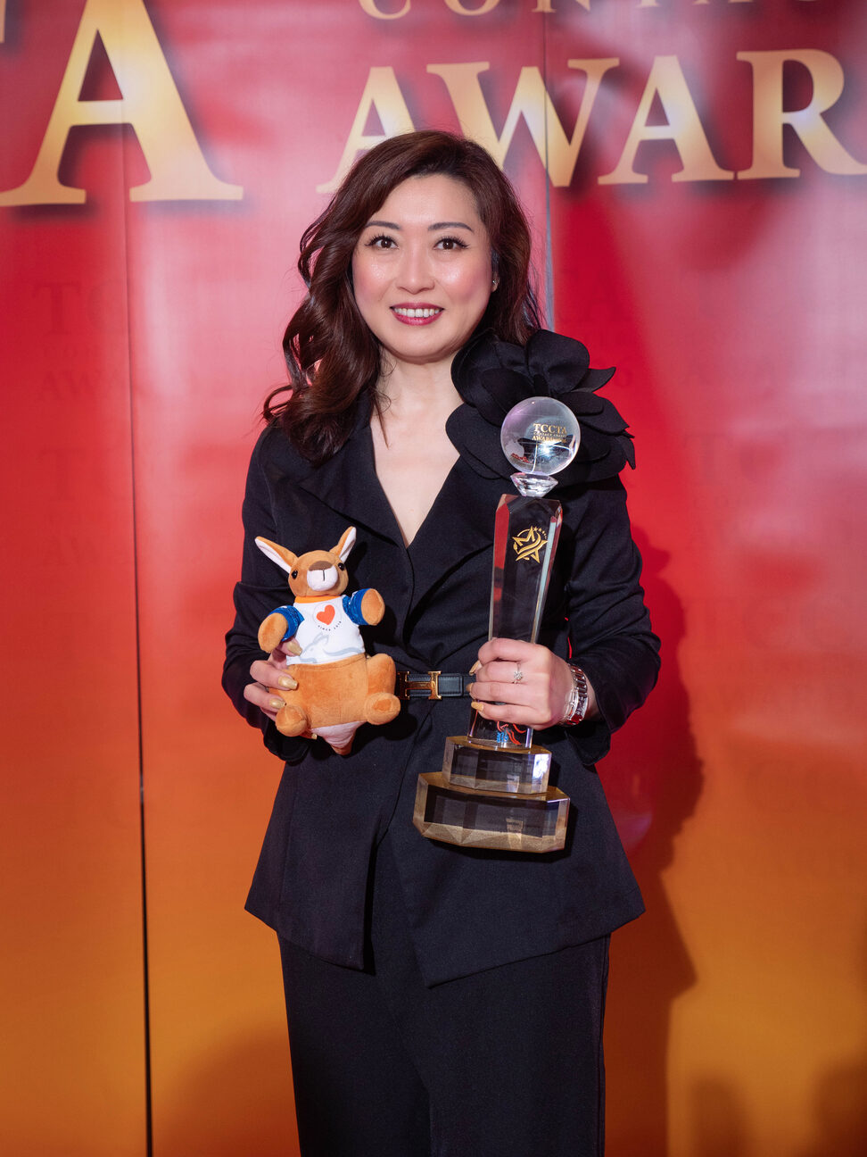 แกรทเชียโน เหยิง ผู้บริหารรู้ใจประกันภัย กับถ้วยรางวัล TCCTA Contact Center Awards 2026