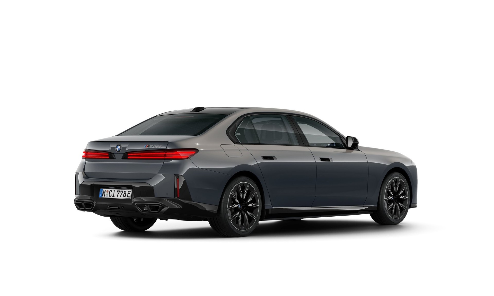 BMW M760e xDrive 2026 มุมหลัง