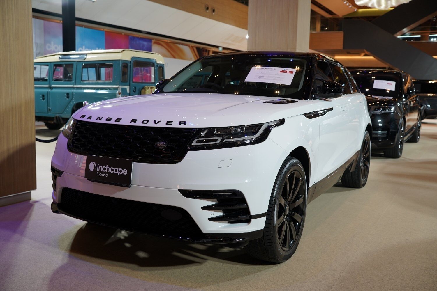 Range Rover Velar สีขาวในงาน INCHCAPE PRE-OWNED SALE 2026