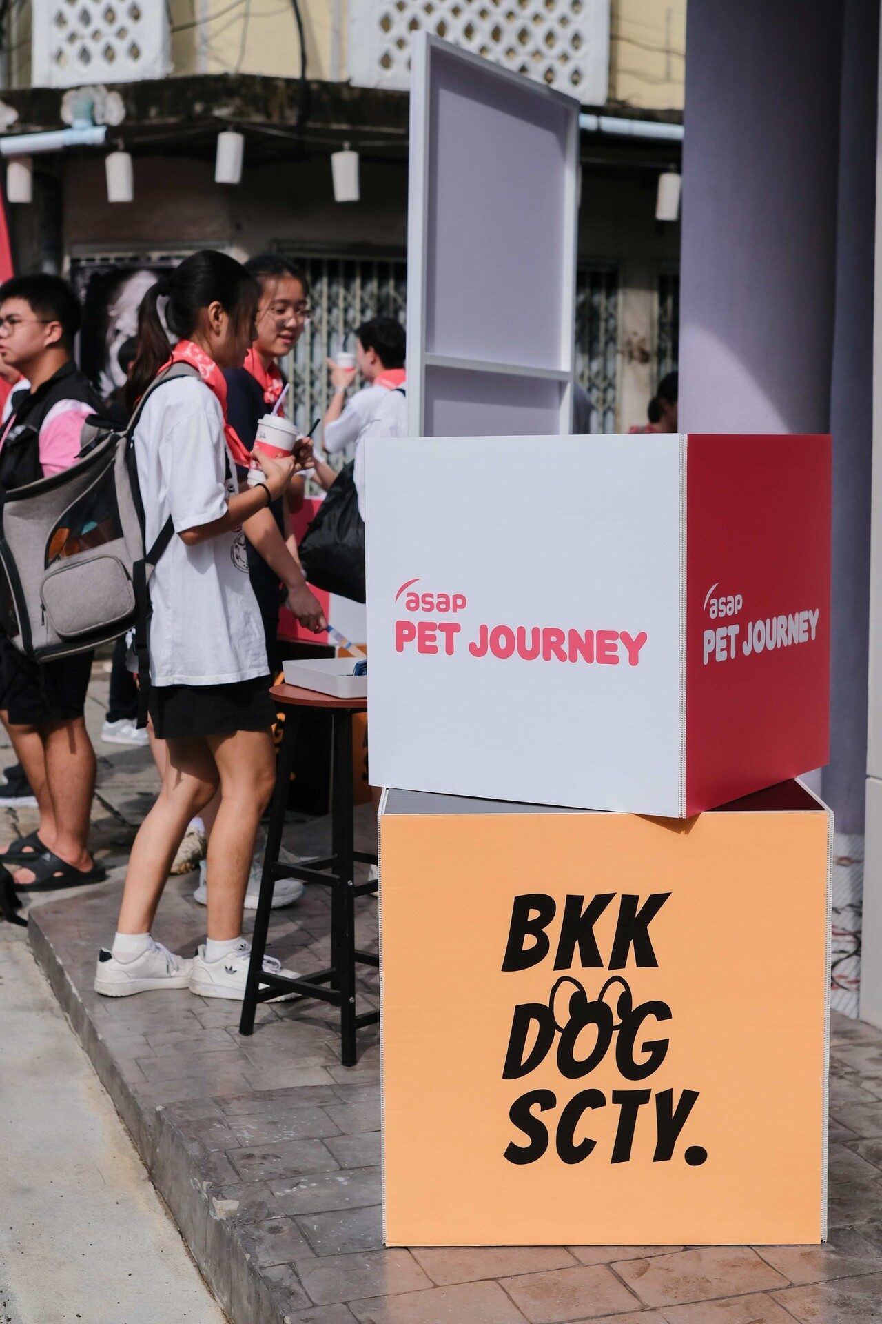 บูธ asap Pet Journey และ BKK Dog Society