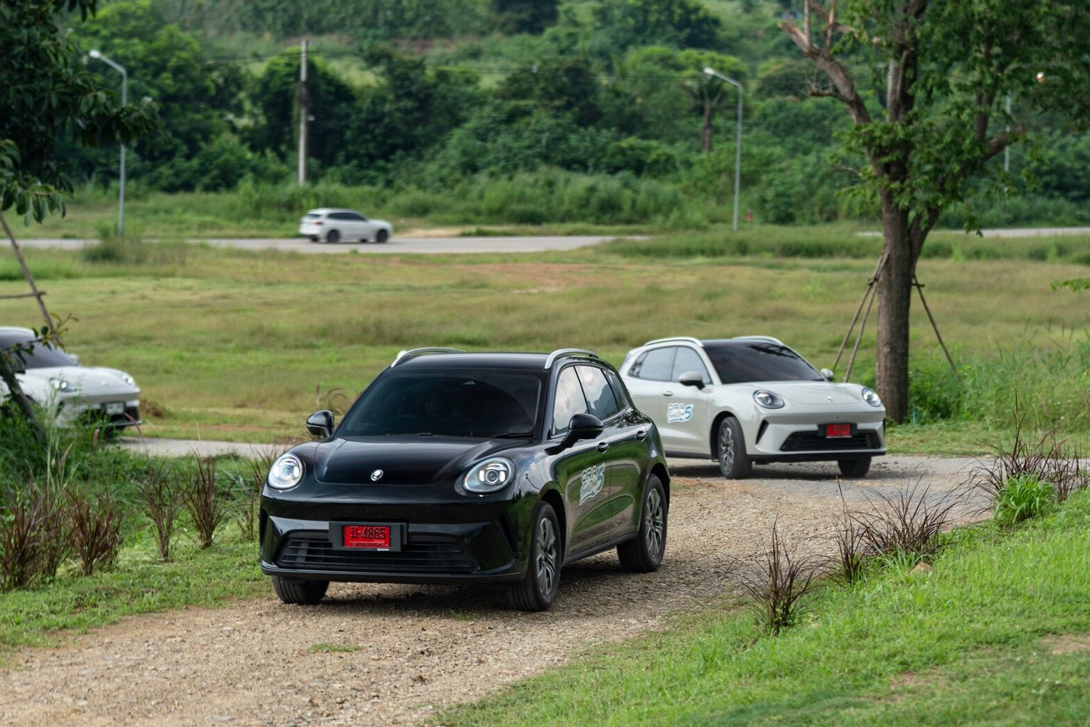 GWM ORA 5 HEV สีดำและสีขาว